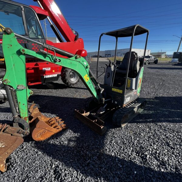 Mini-pelle Bobcat E20 (2016), 1  900 heures, 1.95 tonnes – occasion