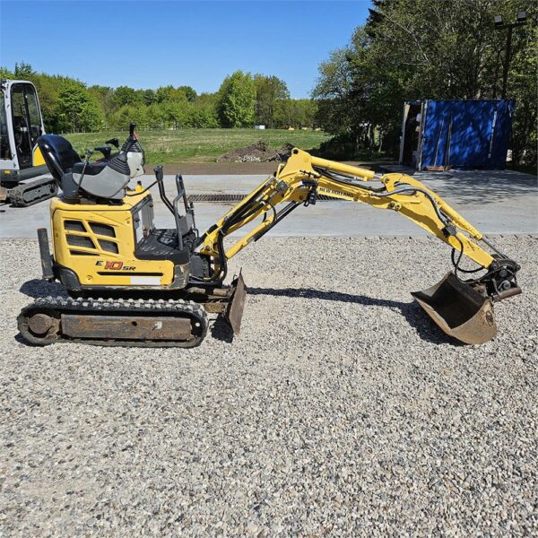 Mini-pelle New Holland E10 SR (2013), 1 212 heures, 1.1 tonne - occasion