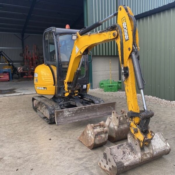 Mini-pelle JCB 8026 CTS (2014), 3 265 heures, 2.6 tonnes - occasion