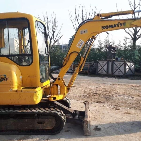 Mini-Pelle Komatsu PC27R (1998), 5 099 heures, 3 tonnes – occasion