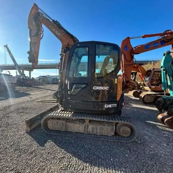 Mini-pelle Case CX60C (2019), 675 heures, 5.9 tonnes - occasion