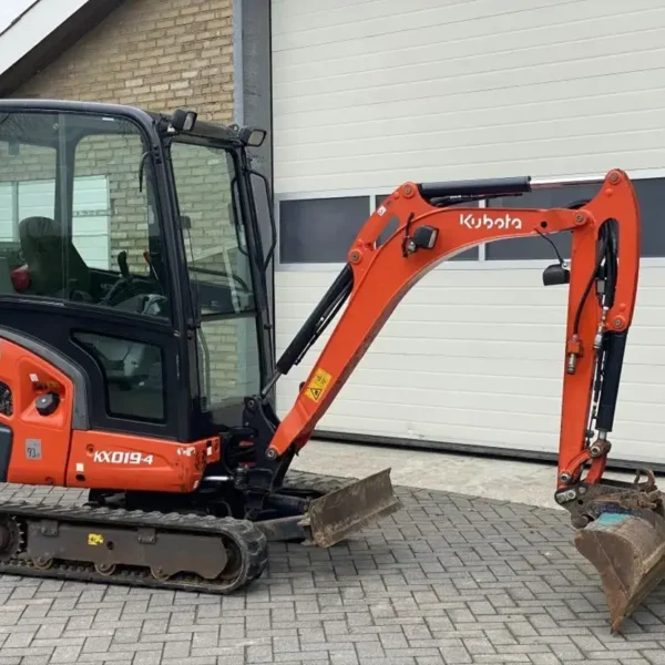 Mini-pelle Kubota KX019-4 (2012), 8 386 heures, 1.8 tonne - occasion