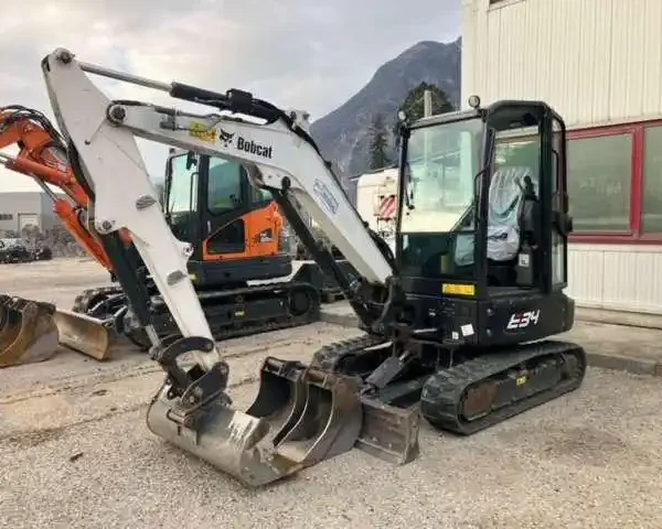 Mini-pelle Bobcat E34 (2019), 1 346 heures, 3.4 tonnes - occasion