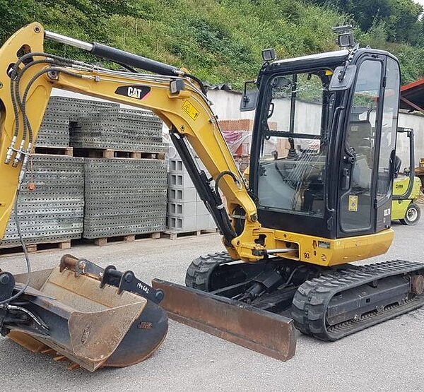 Mini-Pelle Caterpillar CAT 302.7D CR (2016), 2 000 heures, 2.67 tonnes - occasion