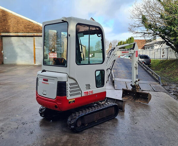 Mini-pelle Takeuchi TB016 (2006), 1  789 heures, 1.6 tonne – occasion