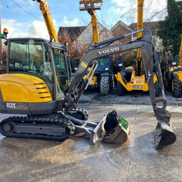 Mini-pelle Volvo EC27C (2015), 3 095 heures, 2.8 tonnes - occasion