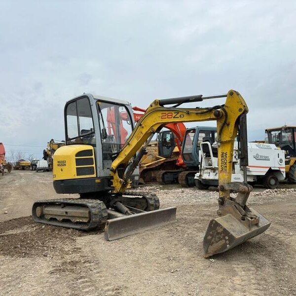 Mini-pelle Wacker Neuson 28Z3 RD (2009), 3 200 heures, 2.67 tonnes - occasion