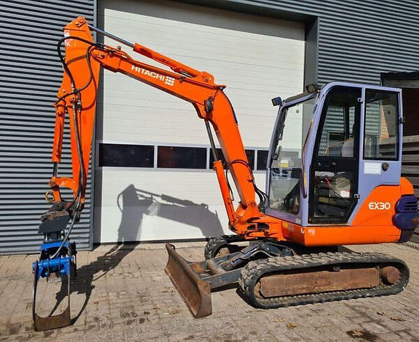 Mini-pelle Hitachi Ex30 (2006), 4 568 heures, 2.97 tonnes – occasion