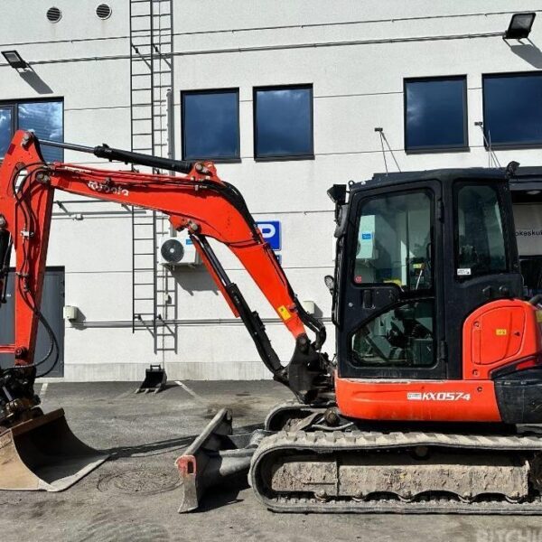 Mini-pelle Kubota KX057-4 (2018), 5 608 heures, 5.6 tonnes - occasion