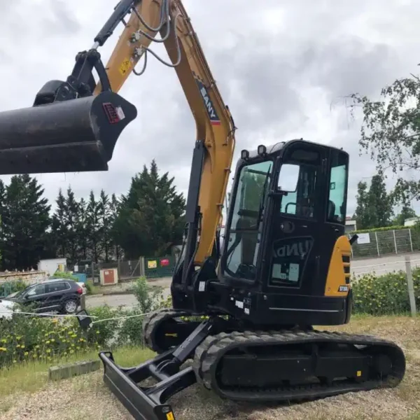 Mini-pelle Sany SY50U (2023), 154 heures, 5 tonnes – occasion