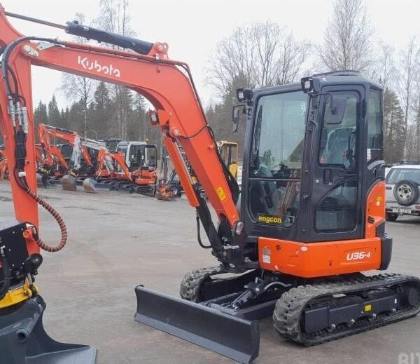 Mini-pelle Kubota U36-4 (2022), 13 heures, 3.6 tonnes - quasi neuf