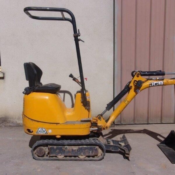 Mini-pelle JCB 8008 (2017), 2 104 heures, 0.9 tonne - occasion