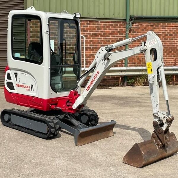 Mini-pelle Takeuchi TB216 (2015), 3365 heures, 1.8 tonnes - occasion