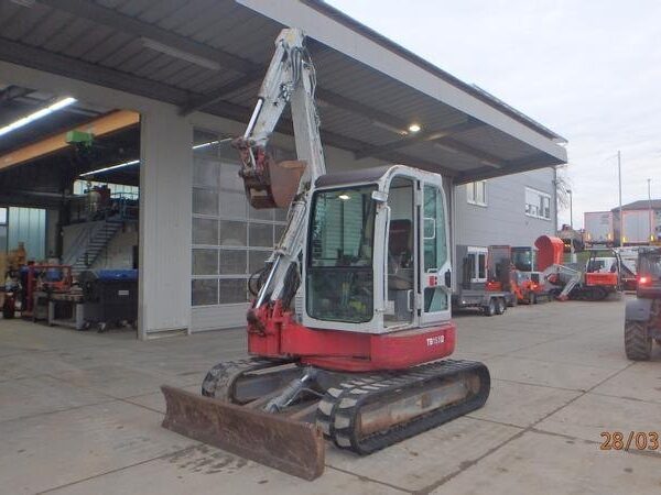 Mini-pelle Takeuchi 153 FR (2008), 5 225 heures, 5.6 tonnes - occasion