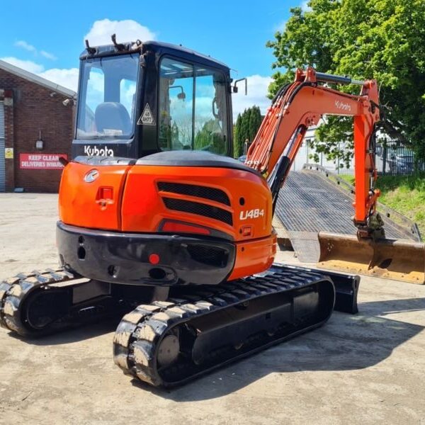 Mini-pelle Kubota U48-4 (2011), 3 765 heures, 5 tonnes - reconditionnée