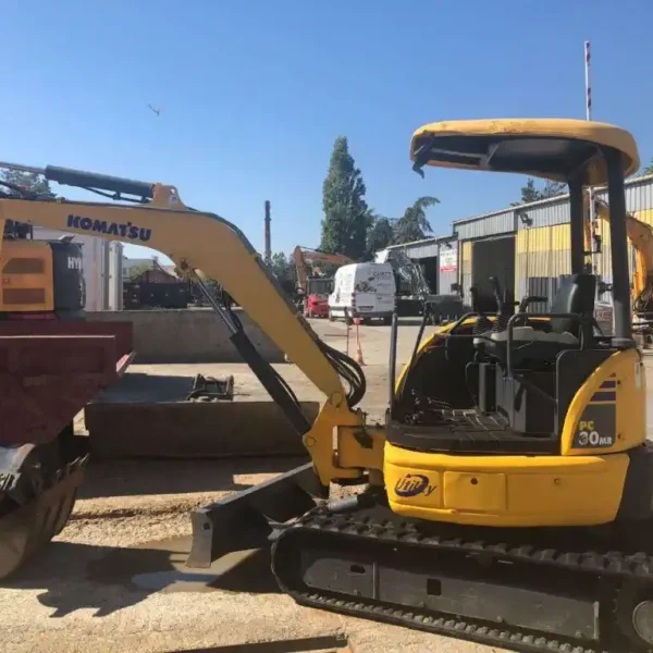 Mini-pelle Komatsu PC30MR-2 (2008), 3 920 heures, 3 tonnes – occasion