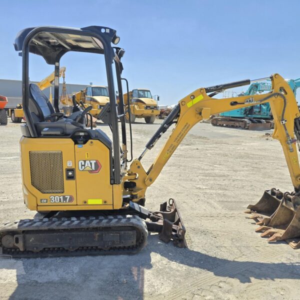 Minibagger Caterpillar CAT 301.7CR (2021), 2.090 Stunden, 1.8 Tonnen - gebraucht